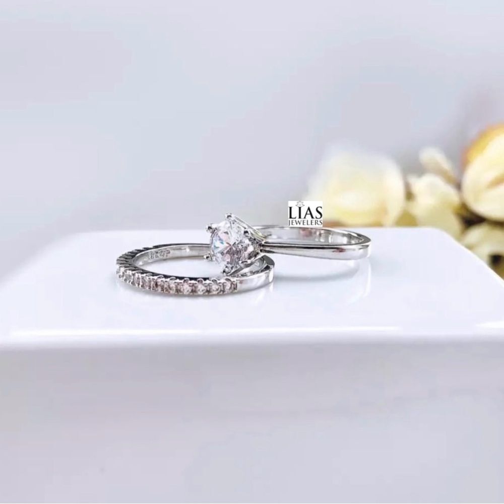 New 18k white gold wedding ring set